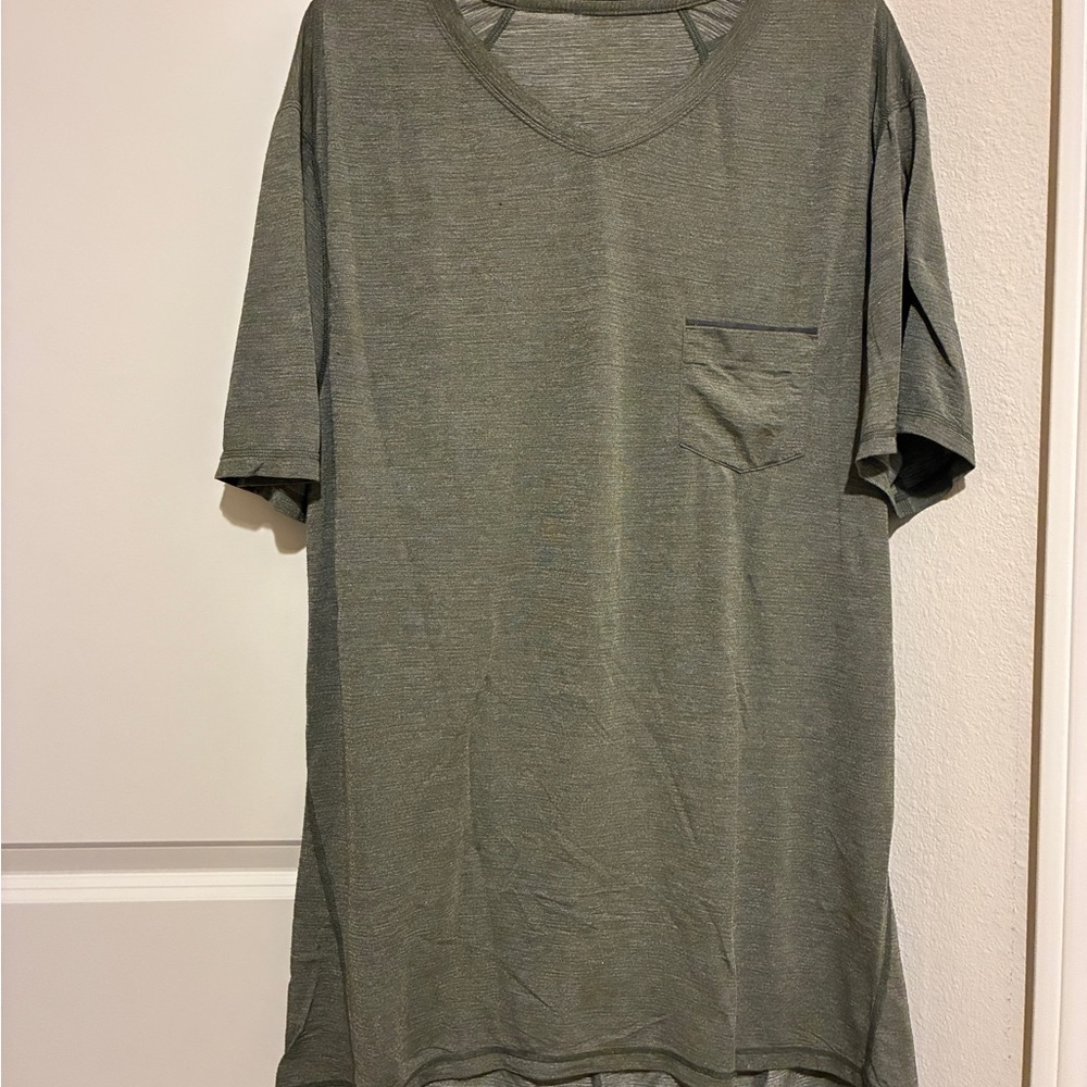 Lululemon Men’s Active V-Neck Shirt Olive Green